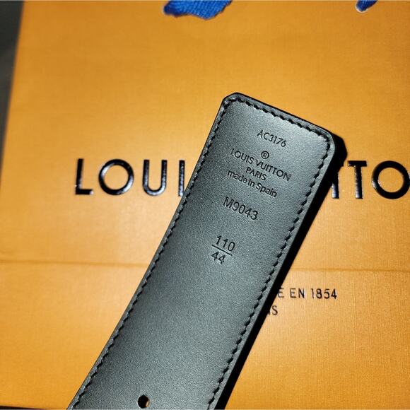 Louis Vuitton LV Initiales 40mm Matte Black Men's Belt Authentic in Box … - Picture 10 of 10